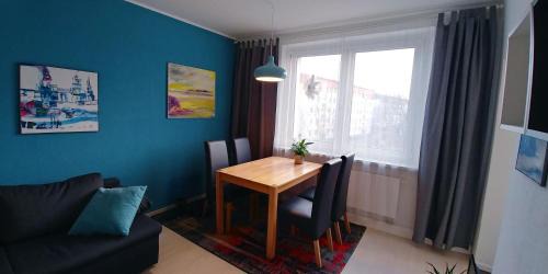 Laubegast Apartment | F3 - "Gemütlich mit Kunst"