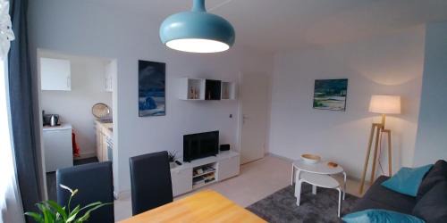 Laubegast Apartment | F3 - "Gemütlich mit Kunst"