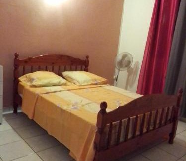 Mahaut Apartment | F3 Meublé de Charme dans un écrin naturel en bas de Villa