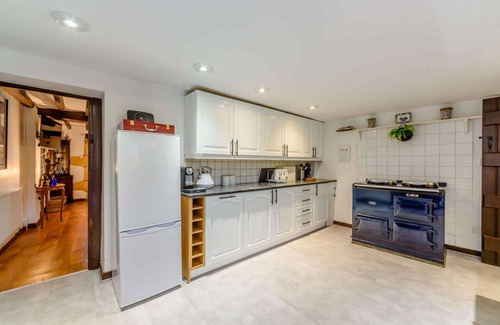 Childswickham Cottage | Family friendly period holiday cottage in the Cotswolds - Summer Hayes