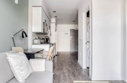 Lower Queen Anne Apartment | Fab Lower Queen Anne 1BR w/Game Room & Shared Garden, by Blueground
