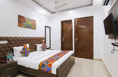 Chhatarpur Hotel | FabExpress The Premium Villa