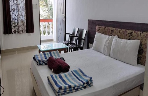 Nerul Hotel | FabExpress Vaibhav Guest House