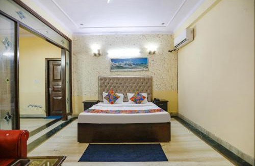 Noida Hotel | FabHotel HM Palace