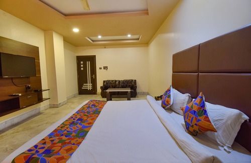 Sualkuchi Hotel | Fabhotel Red Rose