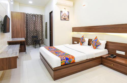 Hadapsar Hotel | FabHotel Royal Suits - Nr Mahadji Shinde Chhatri