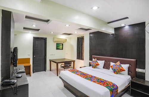Patel Nagar Hotel | Fabhotel Trio Continental