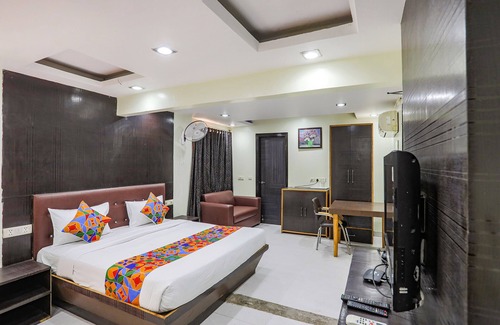 Patel Nagar Hotel | Fabhotel Trio Continental