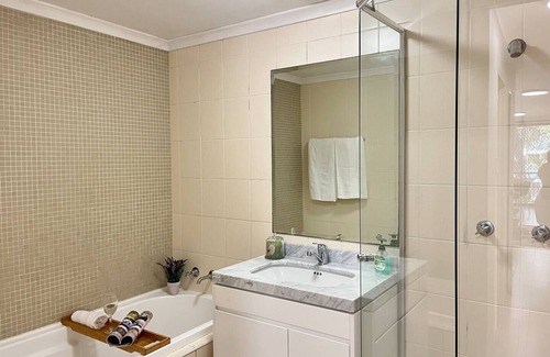 Parramatta Apartment | Fabulous 2 Bedroom Apartment, Secured Free Parkingn