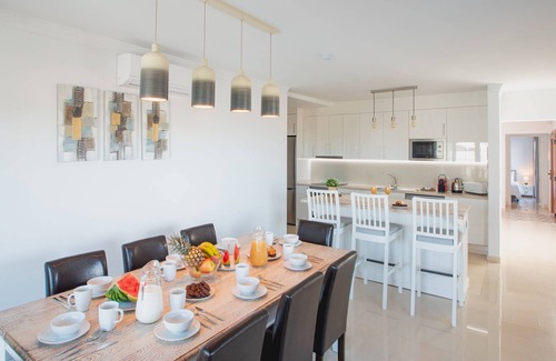 Playa Blanca Villa | Fabulous 6 bed- Luxury Villa - Great location - Great Views - Heated Pool