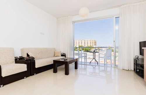 Kyrenia Apartment | Fabulous apartment near sand beach!