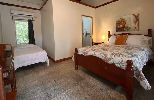 Ontario Village Resort | Fabulous bungalow in eco jungle resort