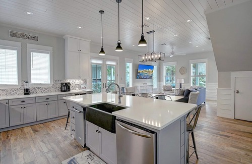 Cinnamon Shore House | Fabulous Home at Cinnamon Shore for Family+Pups w/Resort-Like Amenities