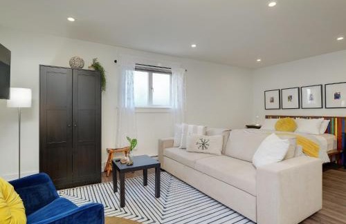 Fairfield Apartment | Fairfield Estate Coach House - 30-Day Stay, steps from Cook Street Village by Victoria Prime!