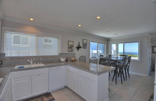 Westside Santa Cruz House | Fall Available Ocean Front, Family house Santa Cruz on West Cliff