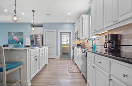 Crystal Beach House | Fall Family Special ~ Private Heated Pool & Hot Tub ~ King Beds ~ Ocean View