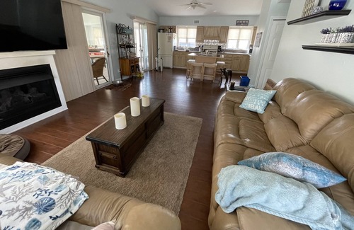 Beach Haven West House | Fall Retreat - Pets welcome