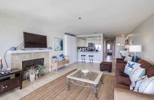 Crown Point Condo | FALLing for Ginny's Bayfront condo +parking!