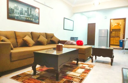 Islamabad Apartment | FAMILY Apt 2BHK Parking Netflix WiFi UhdTv Kitchen