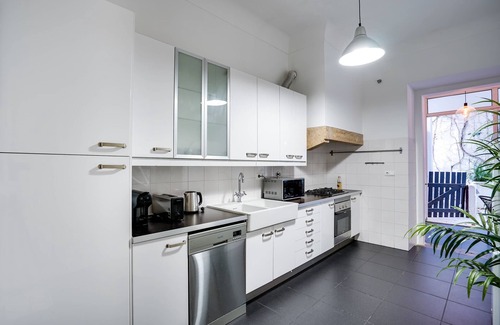 Merces Apartment | Family Comfort in Principe Real w/AC and Parking