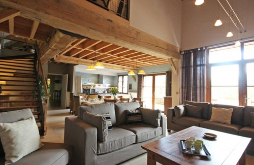 Juvigny-sous-Andaine Cottage | Family cottage with WiFi, pet-friendly amidst nature