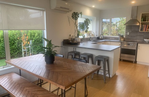 Kelvin Heights House | Family Friendly 2 Bedroom House