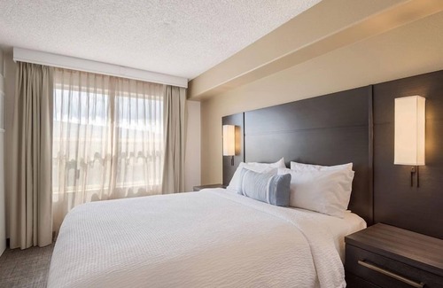 Reno/Tahoe Airport Resort | Family-friendly Accommodation! w/Fully-equipped Kitchen and FREE Breakfast!