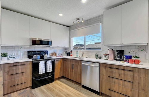 West Edmonton House | Family-friendly comfort near Misericordia Hospital and West Ed Mall
