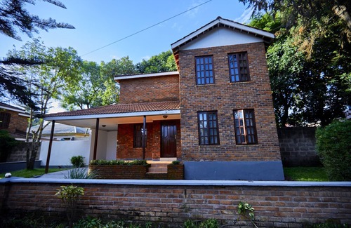 Arusha House | Family Friendly - Detachable House with Playground and Backyard