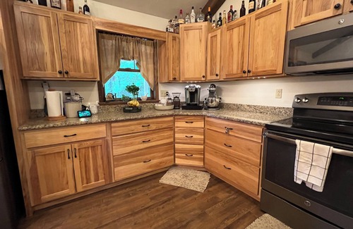 Allport House | Family Friendly Home, 35 mins from Penn State with easy access to I-80 and 322.