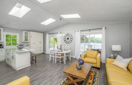 Locust Grove House | Family Friendly Lakefront Home