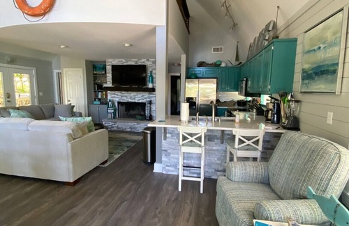 The Woods of Longleaf House | Family friendly, Lake Martin getaway.Close to Auburn!
