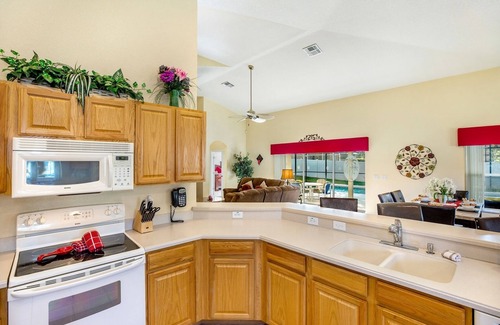 West Haven House | Family-Friendly Orlando Villa – Gated Community, Sleeps 9, Pool & Games Room