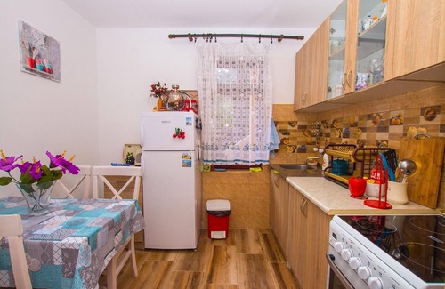 Kotor House | Family-friendly seafront apartment