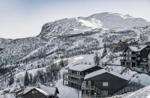 Hemsedal Apartment | Family-Friendly Ski in-Ski out Retreat by Skarsnuten