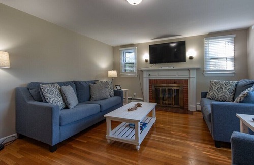 Wakefield-Peacedale House | Family Friendly Rental!
