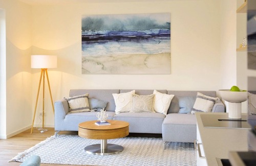 Tossens Apartment | Family-friendly vacation apartment with sauna and fireplace