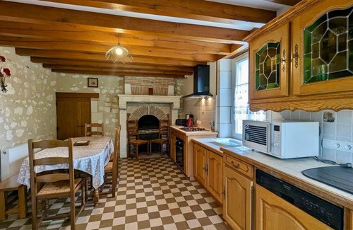 Vicq-sur-Nahon Cottage | Family & Friends Retreat: Near Loire Castles, ZooParc de Beauval, Spacious Garden, Sleeps 12