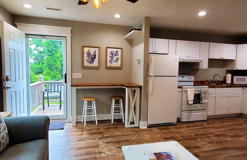 Manteo Apartment | Family Guesthouse - 1 mile to Downtown Manteo