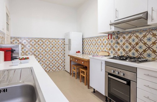 Sao Jorge de Arroios Apartment | Family Haven in Lisbon - Casa da Avenida Lisboa