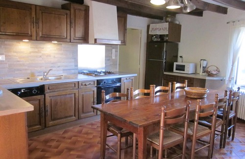 Ferrieres-sur-Sichon Cottage | Family house in Ferrières-sur-Sichon with fireplace and garden in rural setting