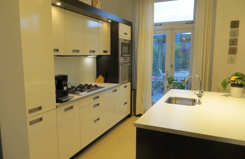 Weesp House | Family house close to Amsterdam with river view