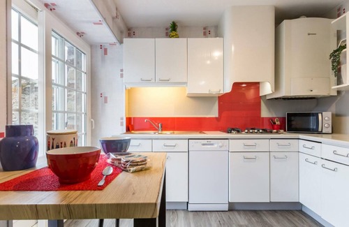 Granville Cottage | Family house with private garden, terrace, Internet - Granville