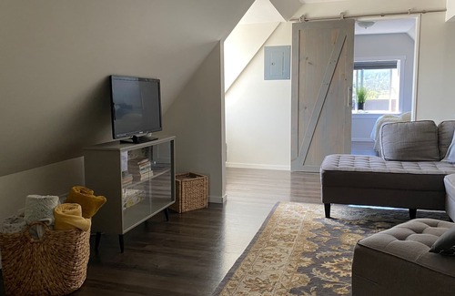 Regional District of Nanaimo House | Family Oriented spacious home (with nursery)