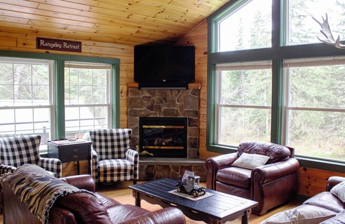 Oquossoc Cabin | Family & Pet Friendly - Rangeley Lake Water & Beach Access