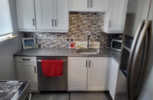 Kincardine House | Family/pet oriented home close to beaches shopping and cottage country AC Wifi