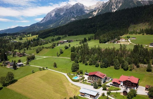 Ramsau am Dachstein Cottage | Family room with shower, WC - Timmelbauerhof