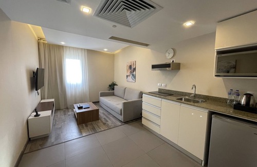 Heliopolis Apartment | Family Studio King - 5 min away from Airport