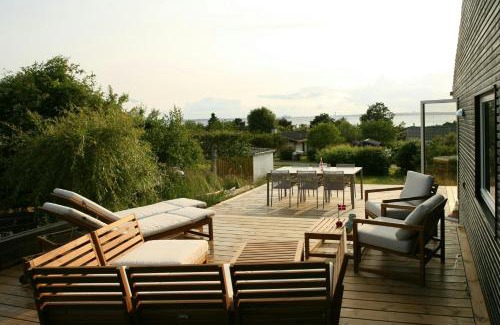 Skødshoved Strand House | Family Villa With Panoramic View Of Aarhus Bay