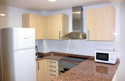 Castelldefels Apartment | FANTÁSTICO APTO. EN CASTELLDEFELES (Barcelona) CON PISCINA, 5 pers.
